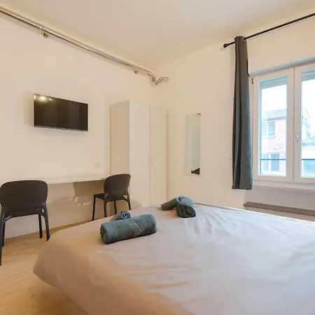 Confortevole Stanza 6 Con Bagno Privato Stazione Konukevi