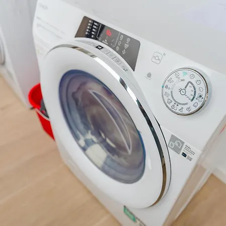 Konukevi Confortevole Stanza 6 Con Bagno Privato Stazione *