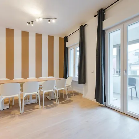 Confortevole Stanza 6 Con Bagno Privato Stazione Konukevi *
